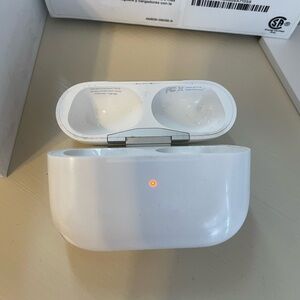 AirPods Pro 1 MagSafe Charging CASE ONLY!